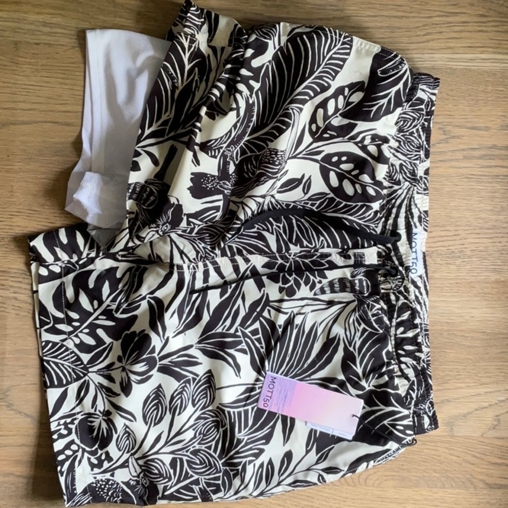 NWT Coolibar / Mott50 Black and White Swim Trunks with Tropical Print - Picture 5 of 5